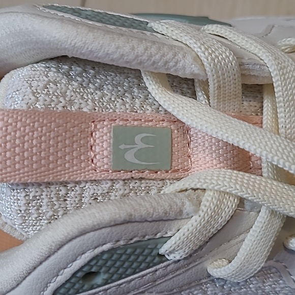 Gdefy Women's White and Pink Athletic Shoes Size 8.5 - Picture 8 of 12